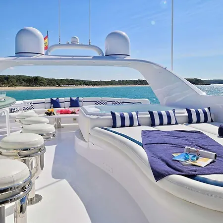 Hotel en barco Moonraker